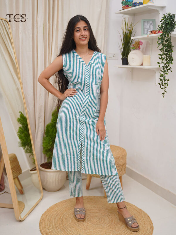 Teal Striped Sleeveless Kurti Set