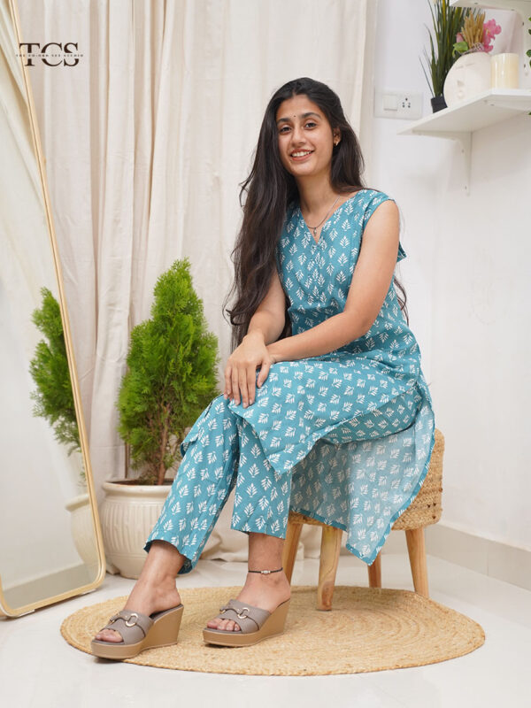 Teal Leaf Print Cotton Sleeveless Kurti Set